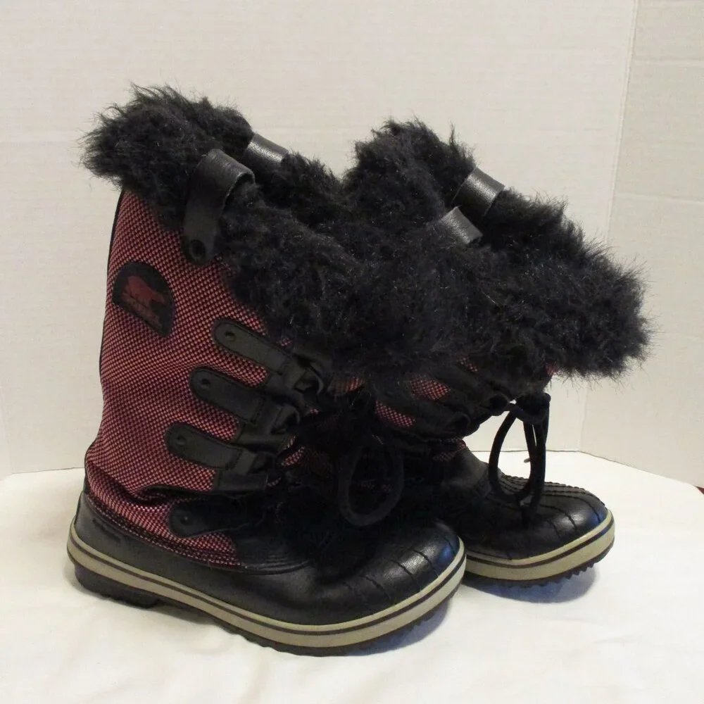 Sorel Boots Woman Size 7 Red Black Faux Fur Lining Waterproof Warm Lace Up Boots